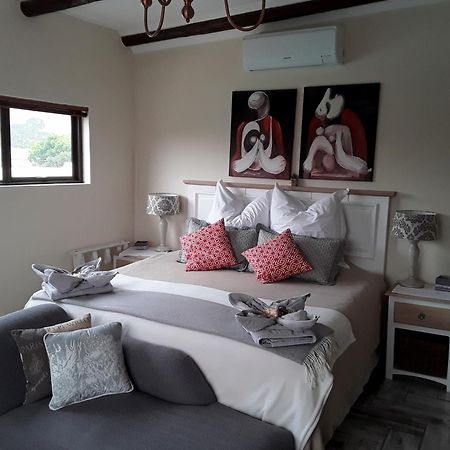 Monas Risibiki Westside Bed & Breakfast Kleinmond Exterior photo